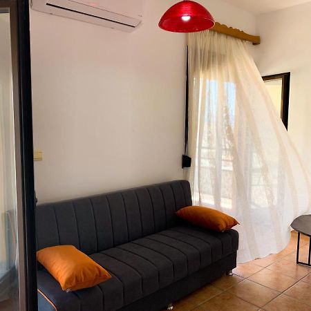 Central Huge Apartment Chania  Bagian luar foto