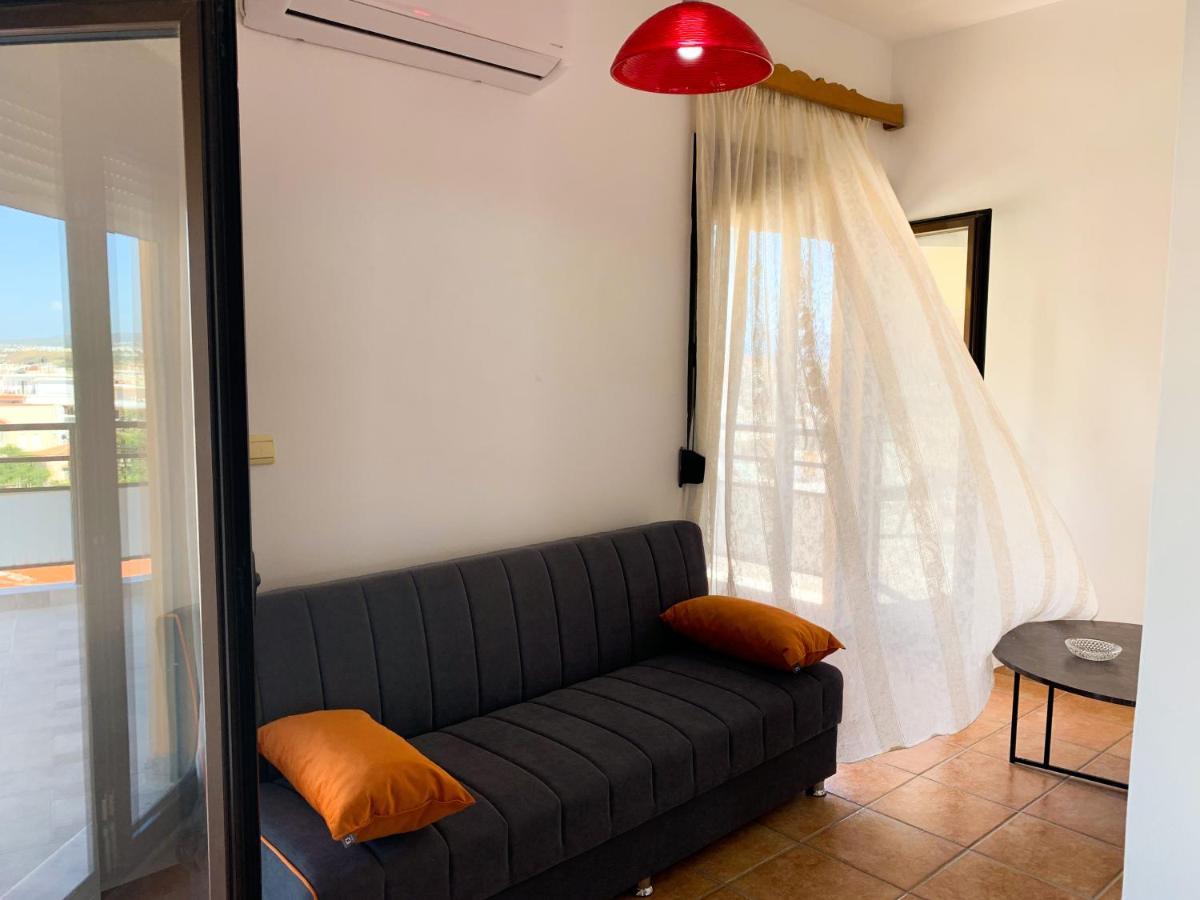 Central Huge Apartment Chania  Bagian luar foto
