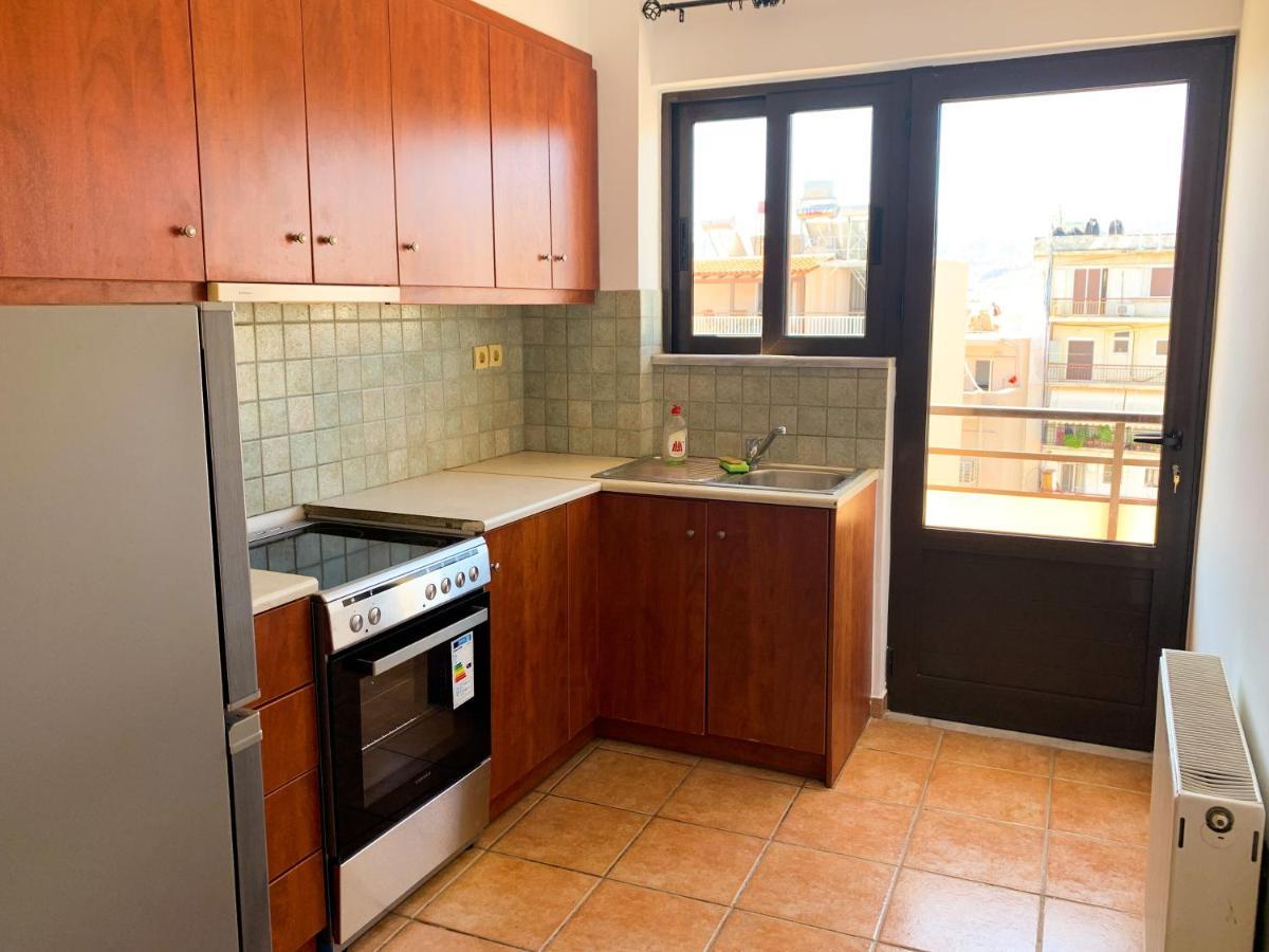 Central Huge Apartment Chania  Bagian luar foto